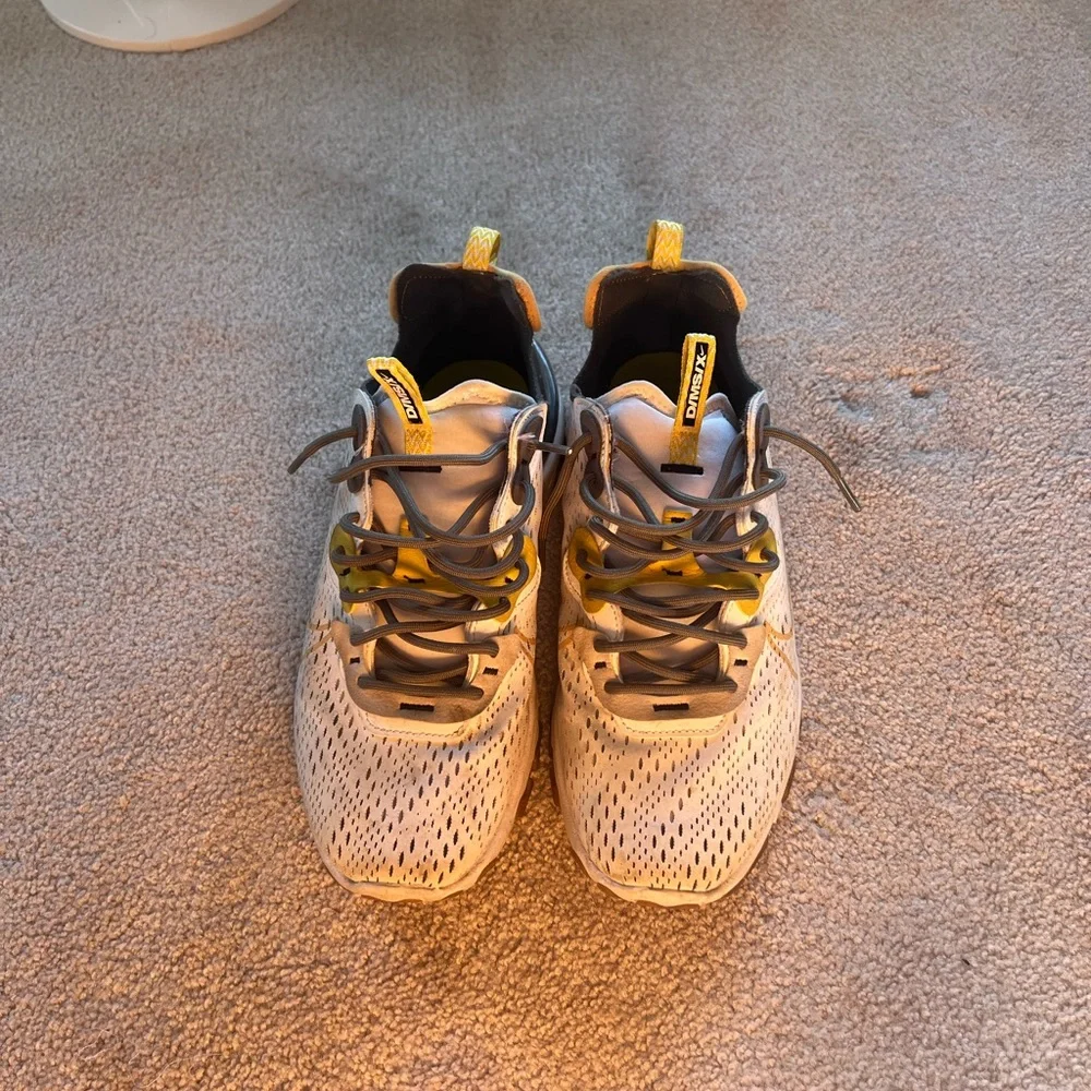 Nike shoes - Picture 2 of 3